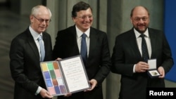 Руководители европейских институций на церемонии получения Евросоюзом Нобелевской премии мира «за десятилетие мира и благополучия после ужасов двух мировых войн». Осло, 10 декабря 2012 года