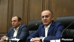 Armenia- Opposition lawmakers Artsvik Minasian (left) and Seyran Ohanian hold a news briefing in Yerevan, October 29, 2021.