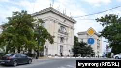 Аннексияланган Севастополдогу Кара деңиз флотунун штабы. 7-октябрь, 2019-жыл. 