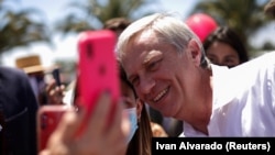 Хосе Антонио Каст со своими сторонниками. Весна 2025 года