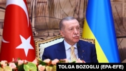 Ердоган повідомив, що «важливо продовжувати співпрацю в делікатній реалізації процесів початку постійних мирних переговорів між Україною та Росією та відновлення України»