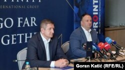 Vladimir Perišić (L), direktor kompanije "Prointer ITSS" i Bojan Vujić, predsjednik uprave "Infinity International Group" na konferenciji za medije, Banja Luka, BiH, 26. jun 2024.