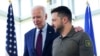Президент США Джо Байден і президент України Володимир Зеленський на саміті «Групи семи» (G7). Хіросіма, Японія, 21 травня 2023 року