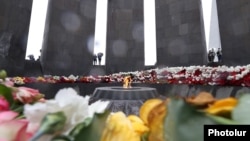 Հայաստան, Երևան - Հայոց ցեղասպանության զոհերի Ծիծեռնակաբերդի հուշահամալիրը ապրիլի 24-ին, արխիվ 