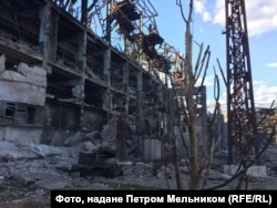 Територія розбомбленого заводу «Азовсталь»