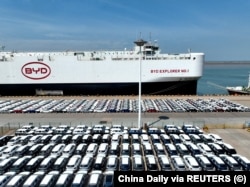 Новые автомобили, подготовленные к отправке в одно из китайских портов