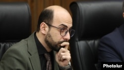 ԱԺ «Քաղաքացիական պայմանագիր» խմբակցության քարտուղար Արթուր Հովհաննիսյան, արխիվ