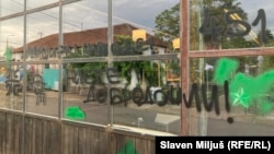 "Marširaj napolje, niste dobrodošli": Ultradesničarske grupe išarale su grafitima prostor u kome će festival biti otvoren 27. juna u Beogradu