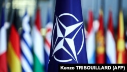 За словами дипломатів, з якими спілкувалося Радіо Свобода, щоб уникнути криз на саміті НАТО у Гаазі, в штаб-квартирі прагнуть погодити всі моменти до початку саміту