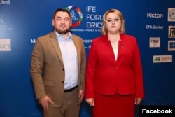 Лідер партії «Шанс» Олексій Лунгу та лідерка партії «Відродження» Ірина Лозован перебувають у розшуку після засудження в березні 2025 року у справі про політичну корупцію. На фото: з'їзд у Москві у 2024 році