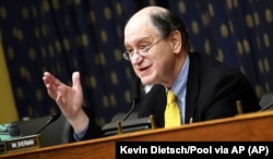 Конгресмен-демократ Бред Шерман на слуханнях Комітету Палати представників із закордонних справ