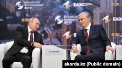 II Євразійський економічний форум «Євразійська інтеграція в багатополярному світі». Президент Росії Володимир Путін та Президент Казахстану Касим-Жомарт Токаєв. Москва, Росія. 24 травня 2023 року