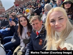 Марина Таубер, Ілан Шор та башкан Гагаузії Євгенія Гуцул на параді на Красній площі Москви. Росія, 9 травня 2024 року