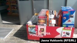 Sa jedne od benzinskih pumpi koje rade svakodnevno i mogu da prodaju trgovački asortiman. Budva, 8. maj 2024.