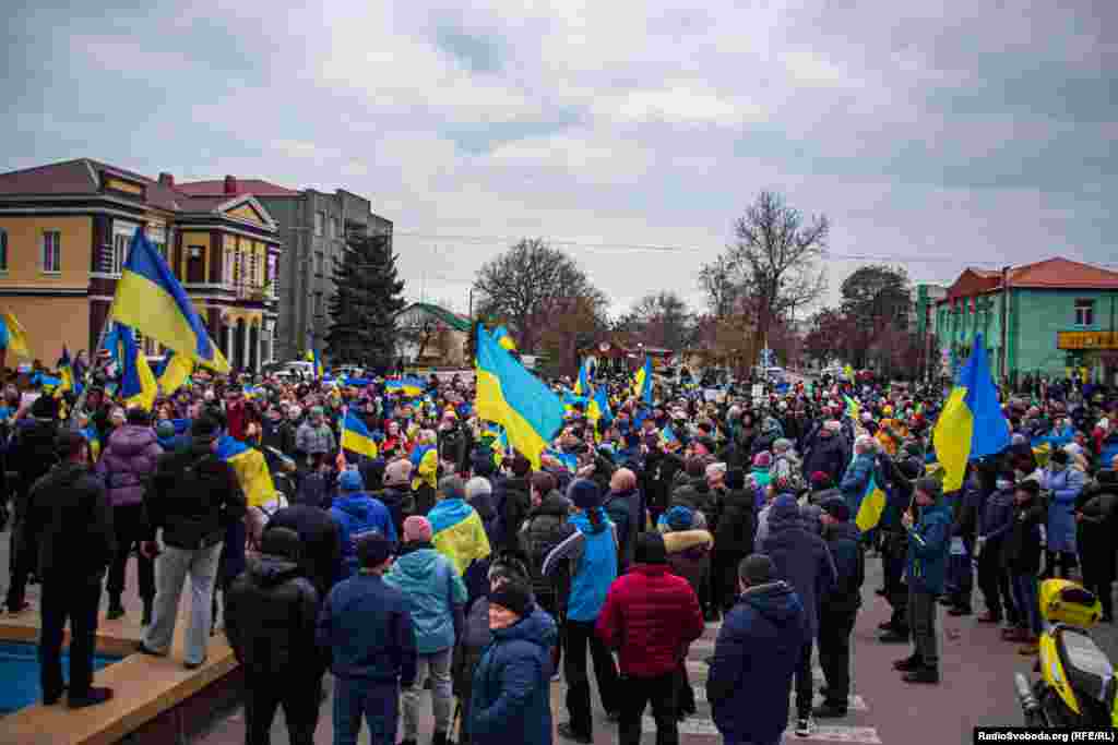 На мітинг у Генічкську 6 березня зібралися десятки людей