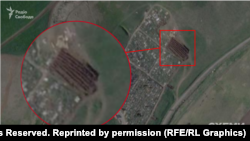 Ймовірна братська могила в окупованому селі Виноградне біля міста Маріуполь, 20 квітня 2022 року