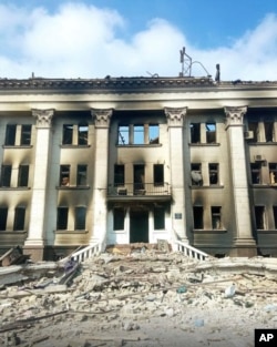 Разрушенный Драмтеатр в Мариуполе