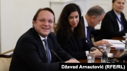 Oliver Varhelji na sastanku u Sarajevu, 28. novembar 2022.