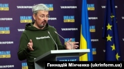 Олександр Ткаченко зауважив, що було створено міжвідомчу урядову комісію ​​​​​​​щодо використання майна лаври, тому поки триватиме перевірка, ці приміщення не використовуватимуть