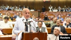 شهباز شریف وايي، د کفایت شعارۍ پروګرام عملي کېدل خپله څاري - پخوانی انځور.