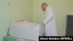 Sistem de developare achiziționat în 2013, dar care n-a fost folosit niciodată, la Centrul de medicină legală, 17 noiembrie 2022