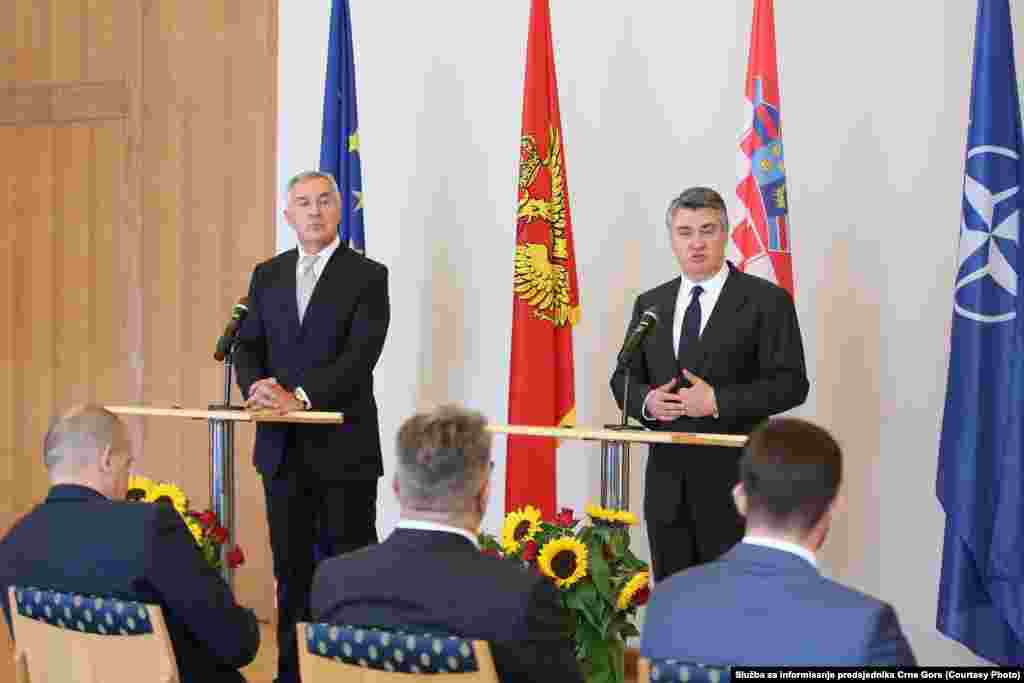 ХРВАТСКА / ЦРНА ГОРА - Црна Гора е заложник на незаинтересираноста на европската политика, изјави денеска хрватскиот претседател Зоран Милановиќ за време на посетата на црногорскиот колега Мило Ѓукановиќ. Миловановиќ предупреди дека геополитичкиот вакум на Балканот се искористува од земји како Русија, кои се против европскиот систем на вредности.