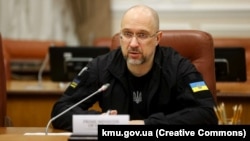 Оборонні закупівлі будуть розділені на дві групи, повідомив Денис Шмигаль