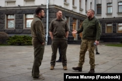 Президент України Володимир Зеленський, голова Офісу президента Андрій Єрмак і Валерій Залужний, головнокомандувач ЗСУ. Київ, липень 2022 року