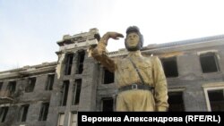 Дом офицеров российской армии в Борзе, Забайкалье, "ремонтируют" последние 5 лет