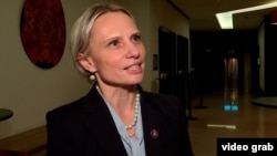 Вікторія Спартц, конгресвумен-республіканка, штат Індіана, каже, що хоче більше звітності щодо виділення грошей Україні