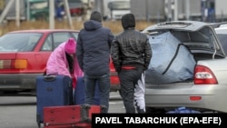 Бегущие от мобилизации граждане России на границе с Казахстаном. 30 сентября 2022 года. Иллюстрационное фото