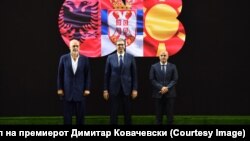 Edi Rama (prvi sleva), Aleksandar Vučić (u sredini) i Dimitar Kovačevski na otvaranju Sajma vina u Beogradu (1. septembar 2022. godine)