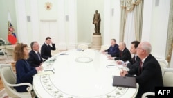 Уиткофф менен Кушнердин орус тарап менен болгон мурунку жолугушуусу 2-декабрда Москвада өтүп, болжол менен беш саатка созулган.