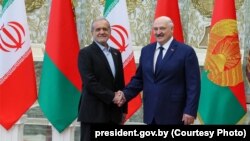 Масуд Пэзэшкіян і Аляксандар Лукашэнка. Менск, 20 жніўня 2025 году