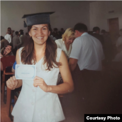 Вручение дипломов в магистратуре, факультет подготовки профессиональных судей. Харьков, 2003 год