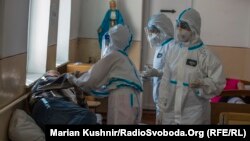 Ковідне відділення Старосамбірської лікарні. Село Лаврів, Львівська область. Україна. 2021 рік