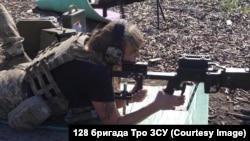 «Нас вчили, як ними (гранатометами – ред.) користуватися. Там нічого такого нема: виймаєш чеку, зводиш, постріл – і все», – Світлана