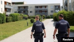 Австрин полисхой. Архивера сурт