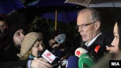 Белгискиот експерти Питер Ванхауте во 2016, додека беше олеснувач за излез од политичката криза во Македонија