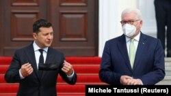 Президент Німеччини Франк-Вальтер Штайнмаєр і президент України Володимир Зеленський у Берліні, Німеччина, 12 липня 2021 року