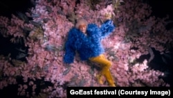 Диджей Вика (кадр из фильма "Вика!")