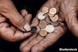 Окупаційна влада почала урізати пенсії