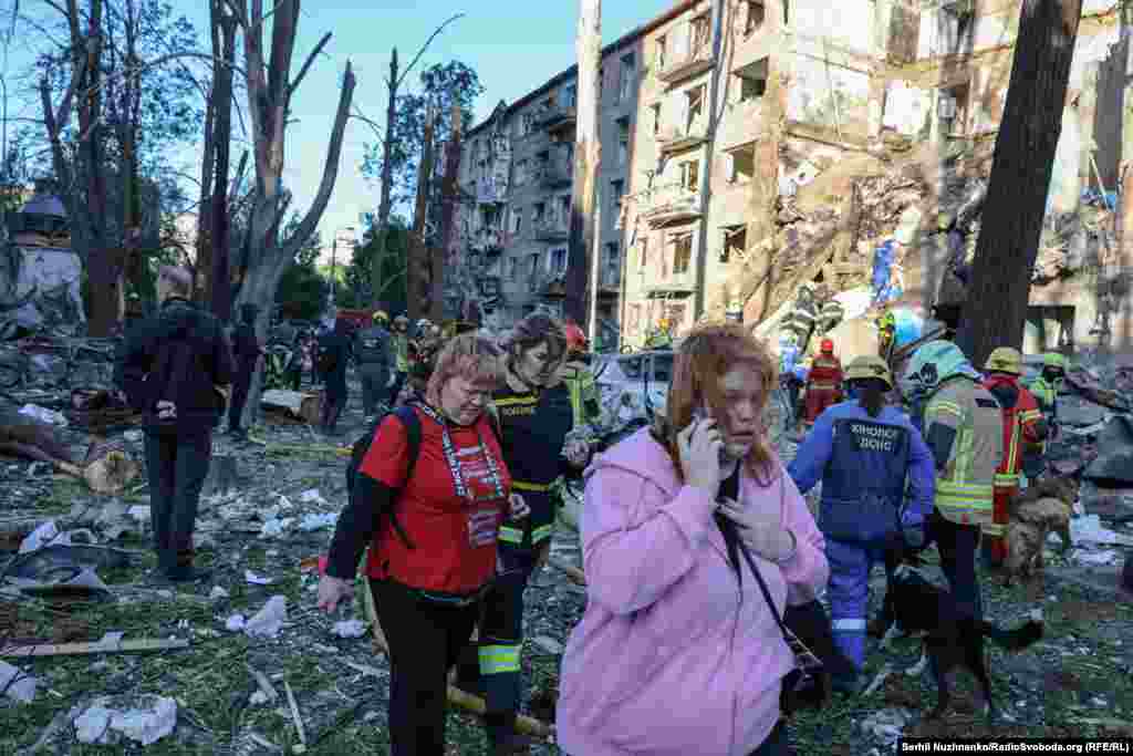Працівникам ДСНС вдалося врятувати 10 поранених людей