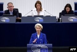 Президент Єврокомісії Урсула фон дер Ляєн під час дебатів у Європарламенті у Страсбурзі, Франції, 8 жовтня 2025 року