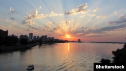 Захід сонця над Дніпром. Місто Дніпро