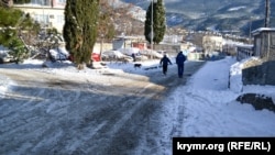 Снег в Ялте. Иллюстративное фото