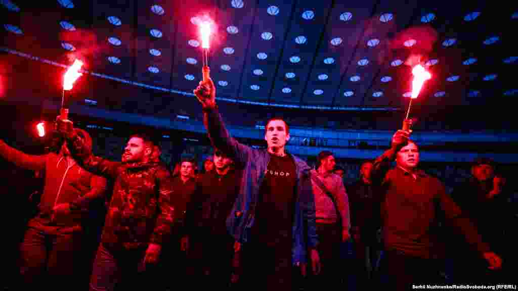 Среди организаторов акции &ndash; общественная организация &laquo;Ассоциация болельщиков АР Крым&raquo; и творческое объединение #BABYLON'13