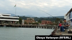 Назначенные на новые должности чиновники еще не успели привыкнуть к своим ролям