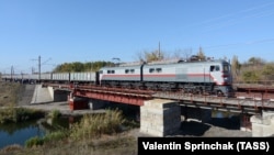 Вантажний потяг у Донецькій області. Ілюстративне фото