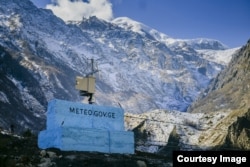 Cистема оповещения в долине ледника Девдораки, 2016 год